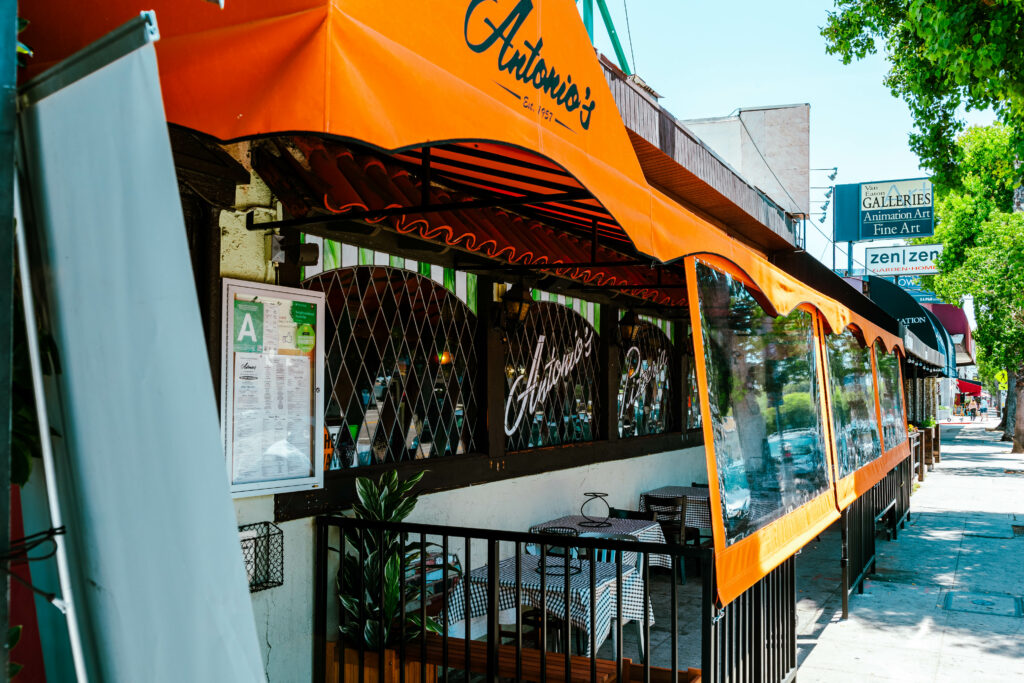  Restaurant Awnings